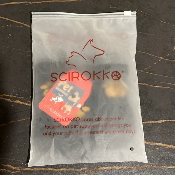 SCIROKKO 2 Pairs Anti-Slip Dog Socks with Golden Paw Pattern - Medium - Picture 6 of 8